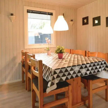 Three-bedroom Holiday In
