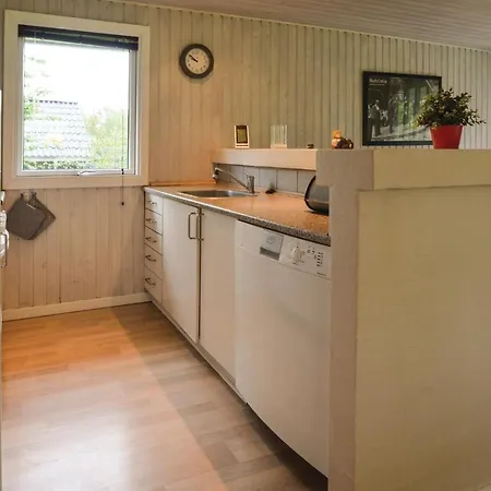 Three-bedroom Holiday In 別荘 *