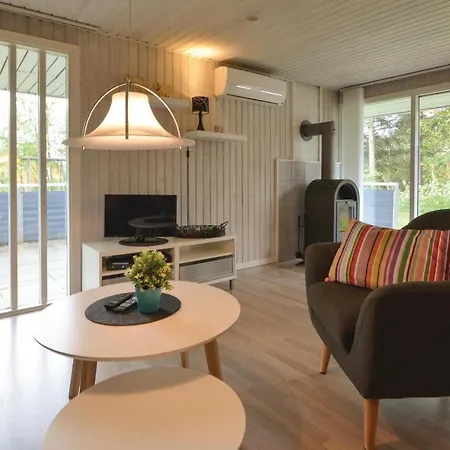 Three-bedroom Holiday In Hemmet